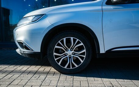 Mitsubishi Outlander III рестайлинг 3, 2018 год, 2 000 000 рублей, 9 фотография