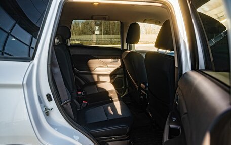 Mitsubishi Outlander III рестайлинг 3, 2018 год, 2 000 000 рублей, 13 фотография