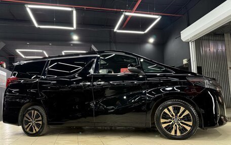 Toyota Alphard III, 2018 год, 4 490 000 рублей, 2 фотография