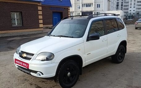 Chevrolet Niva I рестайлинг, 2017 год, 900 000 рублей, 2 фотография