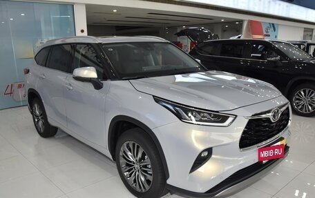 Toyota Highlander, 2026 год, 6 022 000 рублей, 8 фотография