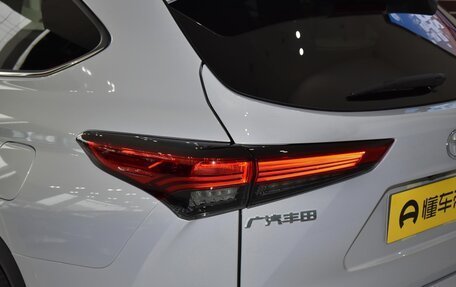 Toyota Highlander, 2026 год, 6 022 000 рублей, 15 фотография