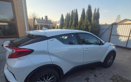 Toyota C-HR I рестайлинг, 2018 год, 2 280 000 рублей, 3 фотография