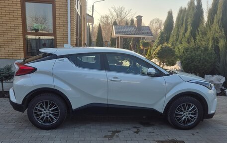 Toyota C-HR I рестайлинг, 2018 год, 2 280 000 рублей, 2 фотография