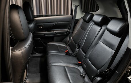 Mitsubishi Outlander III рестайлинг 3, 2015 год, 1 849 000 рублей, 8 фотография