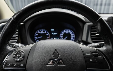 Mitsubishi Outlander III рестайлинг 3, 2015 год, 1 849 000 рублей, 12 фотография