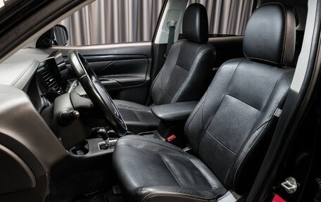 Mitsubishi Outlander III рестайлинг 3, 2015 год, 1 849 000 рублей, 7 фотография