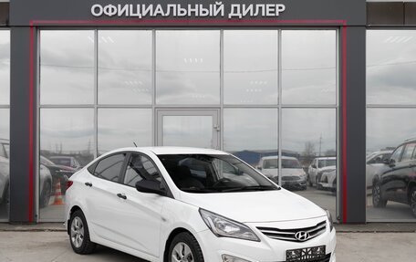 Hyundai Solaris II рестайлинг, 2015 год, 850 000 рублей, 1 фотография