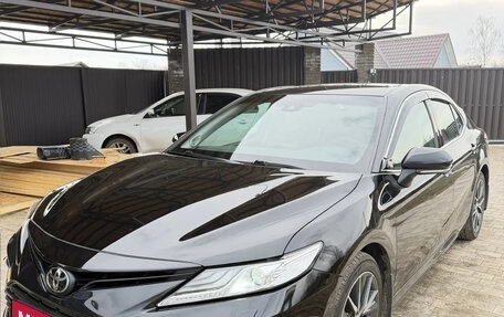 Toyota Camry, 2021 год, 3 650 000 рублей, 1 фотография