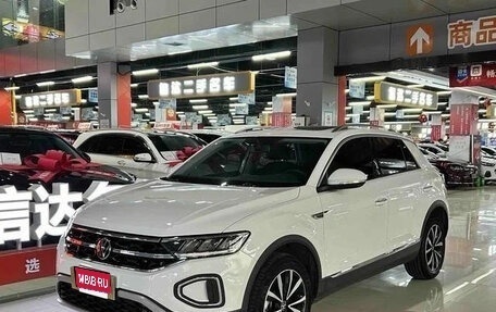 Volkswagen T-Roc I, 2022 год, 1 380 000 рублей, 1 фотография