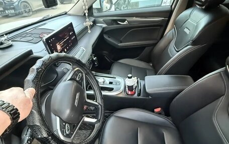 Haval Jolion, 2023 год, 1 900 000 рублей, 4 фотография