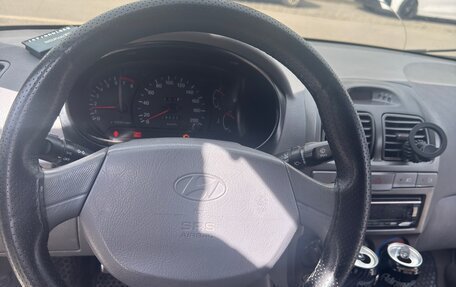 Hyundai Accent II, 2004 год, 450 000 рублей, 13 фотография