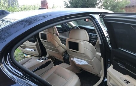 BMW 7 серия, 2011 год, 830 000 рублей, 2 фотография