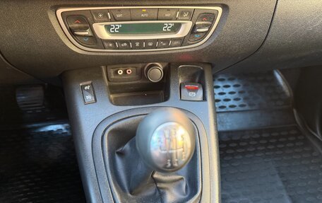 Renault Scenic III, 2009 год, 575 000 рублей, 17 фотография