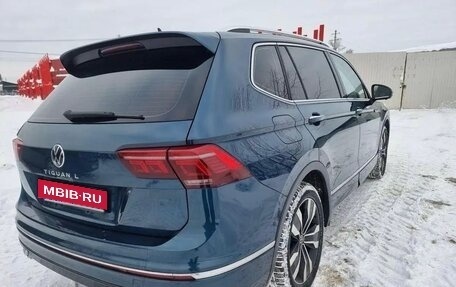 Volkswagen Tiguan II, 2021 год, 2 320 000 рублей, 4 фотография