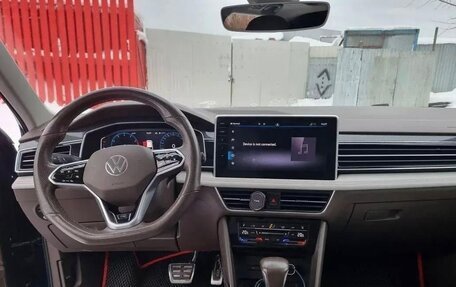 Volkswagen Tiguan II, 2021 год, 2 320 000 рублей, 10 фотография