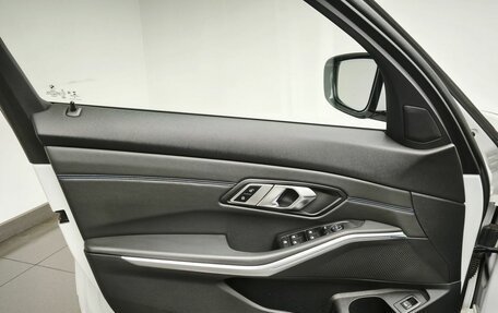 BMW 3 серия, 2019 год, 3 324 000 рублей, 10 фотография