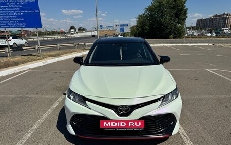 Toyota Camry, 2019 год, 1 850 000 рублей, 6 фотография