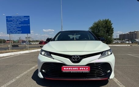 Toyota Camry, 2019 год, 1 850 000 рублей, 5 фотография