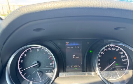 Toyota Camry, 2019 год, 1 850 000 рублей, 21 фотография