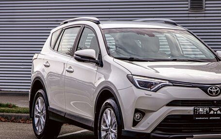 Toyota RAV4, 2019 год, 2 195 000 рублей, 7 фотография