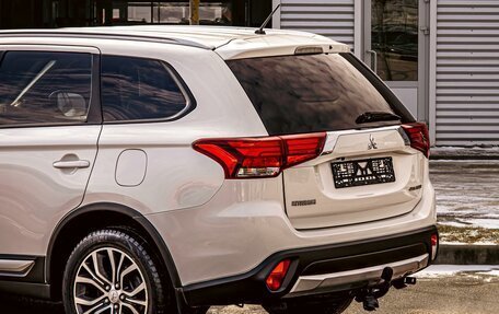 Mitsubishi Outlander III рестайлинг 3, 2018 год, 1 565 000 рублей, 10 фотография