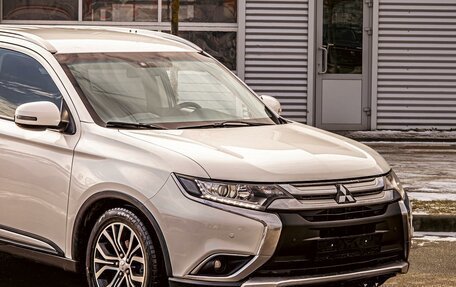 Mitsubishi Outlander III рестайлинг 3, 2018 год, 1 565 000 рублей, 8 фотография