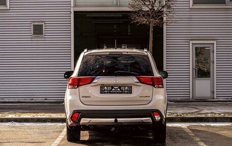 Mitsubishi Outlander III рестайлинг 3, 2018 год, 1 565 000 рублей, 5 фотография