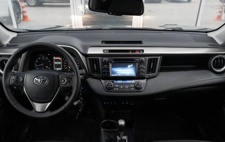 Toyota RAV4, 2016 год, 1 750 000 рублей, 11 фотография