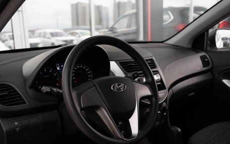 Hyundai Solaris II рестайлинг, 2015 год, 850 000 рублей, 12 фотография