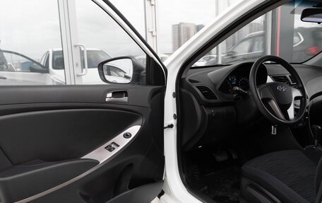 Hyundai Solaris II рестайлинг, 2015 год, 850 000 рублей, 18 фотография