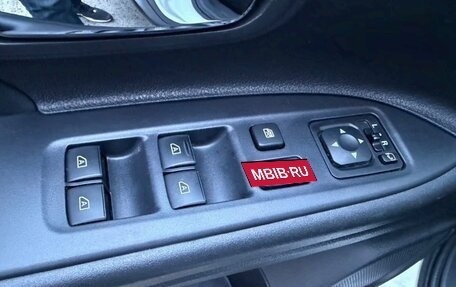 Mitsubishi Outlander III рестайлинг 3, 2018 год, 1 600 000 рублей, 14 фотография