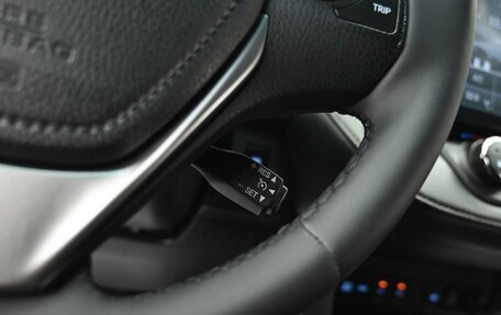 Toyota RAV4, 2019 год, 1 995 000 рублей, 11 фотография