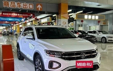 Volkswagen T-Roc I, 2022 год, 1 380 000 рублей, 3 фотография