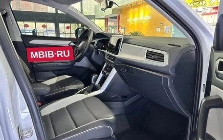 Volkswagen T-Roc I, 2022 год, 1 380 000 рублей, 12 фотография