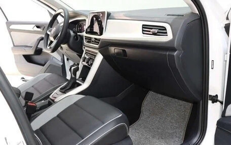 Volkswagen T-Roc I, 2022 год, 1 480 000 рублей, 10 фотография