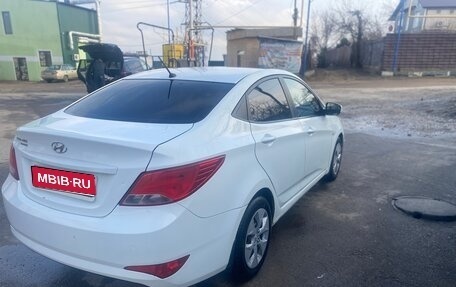 Hyundai Solaris II рестайлинг, 2016 год, 650 000 рублей, 1 фотография