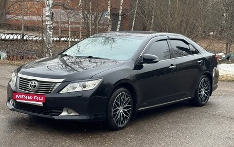 Toyota Camry, 2013 год, 2 050 000 рублей, 2 фотография