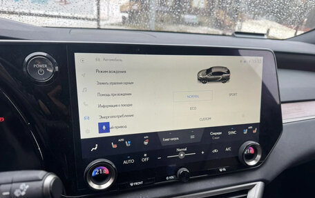 Lexus RX IV рестайлинг, 2024 год, 4 000 000 рублей, 5 фотография