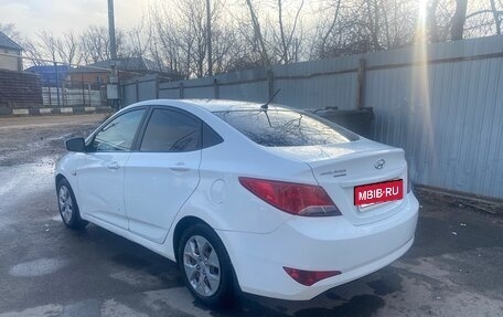 Hyundai Solaris II рестайлинг, 2016 год, 650 000 рублей, 2 фотография