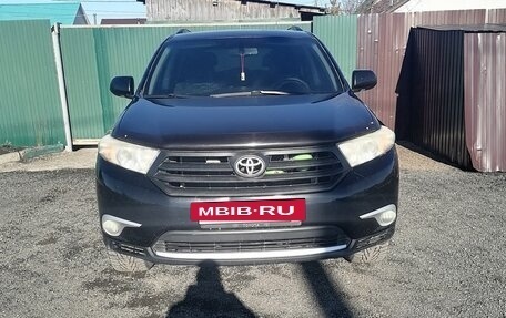 Toyota Highlander III, 2011 год, 2 300 000 рублей, 2 фотография