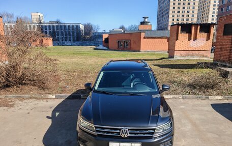 Volkswagen Tiguan II, 2018 год, 3 050 000 рублей, 4 фотография