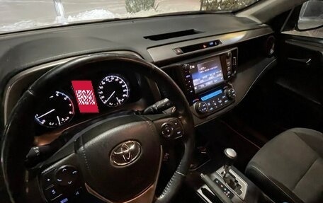 Toyota RAV4, 2019 год, 2 350 000 рублей, 8 фотография