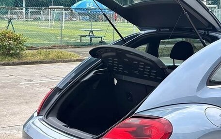 Volkswagen Beetle, 2018 год, 1 760 000 рублей, 8 фотография