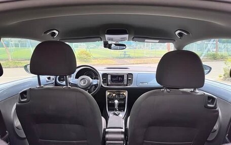 Volkswagen Beetle, 2018 год, 1 760 000 рублей, 15 фотография