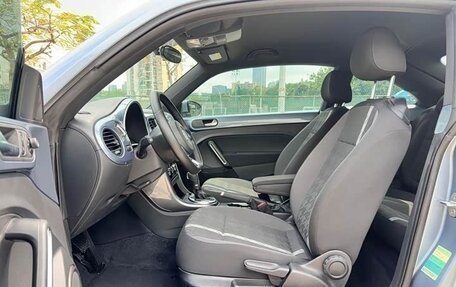 Volkswagen Beetle, 2018 год, 1 760 000 рублей, 10 фотография