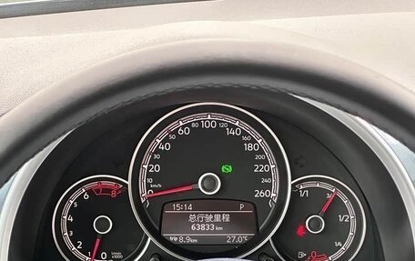 Volkswagen Beetle, 2018 год, 1 760 000 рублей, 16 фотография