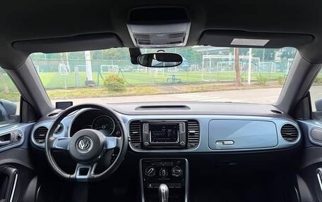 Volkswagen Beetle, 2018 год, 1 760 000 рублей, 12 фотография