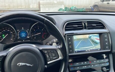 Jaguar F-Pace, 2017 год, 2 700 000 рублей, 4 фотография