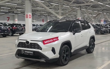Toyota RAV4, 2021 год, 3 590 000 рублей, 1 фотография